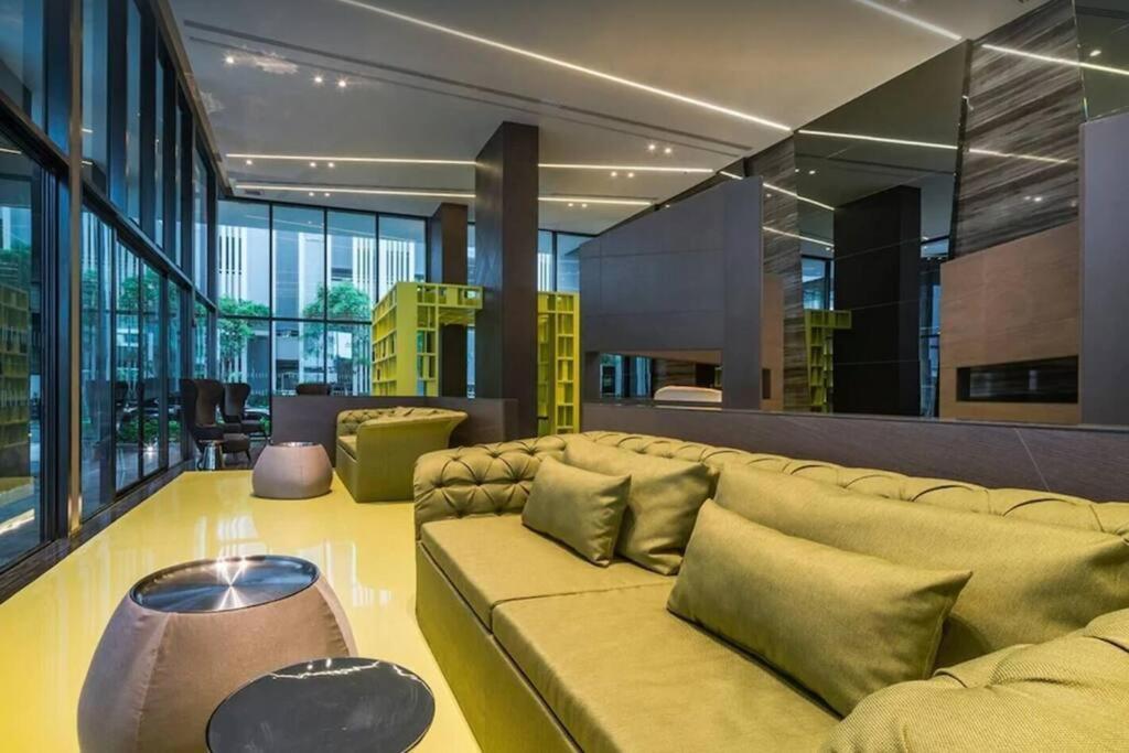 The Base Condo Center Of Pattaya Rooftop Swimming Pool Exterior photo