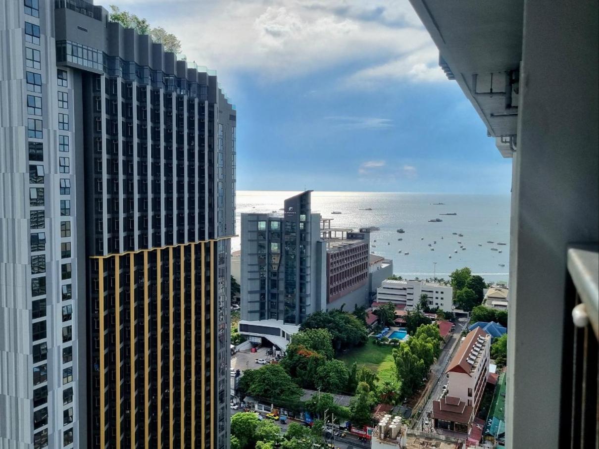 The Base Condo Center Of Pattaya Rooftop Swimming Pool Exterior photo