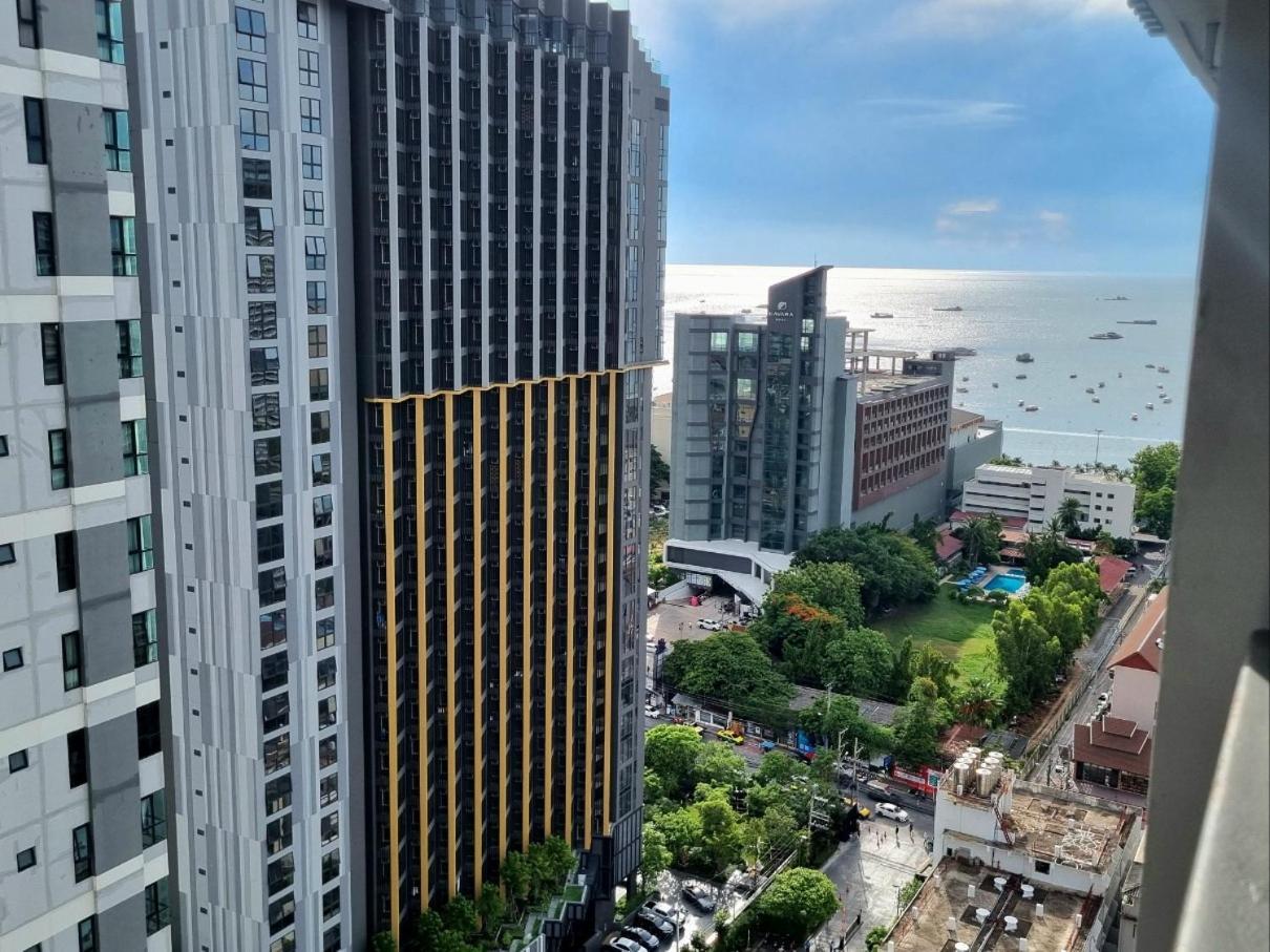 The Base Condo Center Of Pattaya Rooftop Swimming Pool Exterior photo
