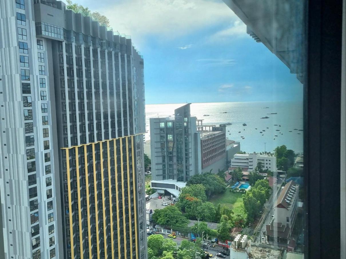 The Base Condo Center Of Pattaya Rooftop Swimming Pool Exterior photo