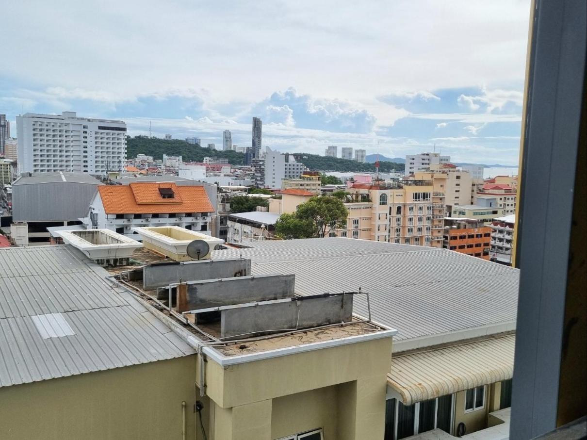 The Base Condo Center Of Pattaya Rooftop Swimming Pool Exterior photo