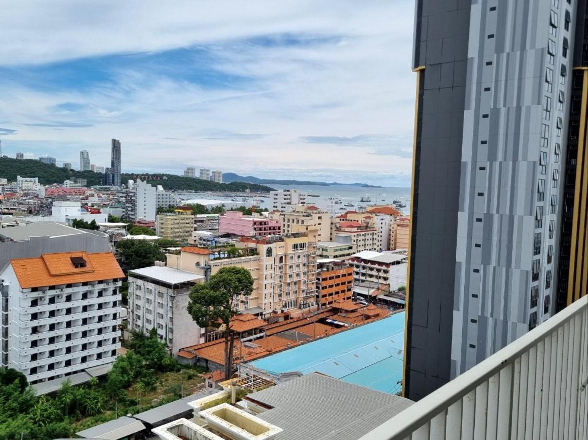 The Base Condo Center Of Pattaya Rooftop Swimming Pool Exterior photo