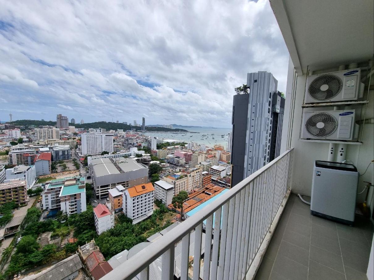 The Base Condo Center Of Pattaya Rooftop Swimming Pool Exterior photo