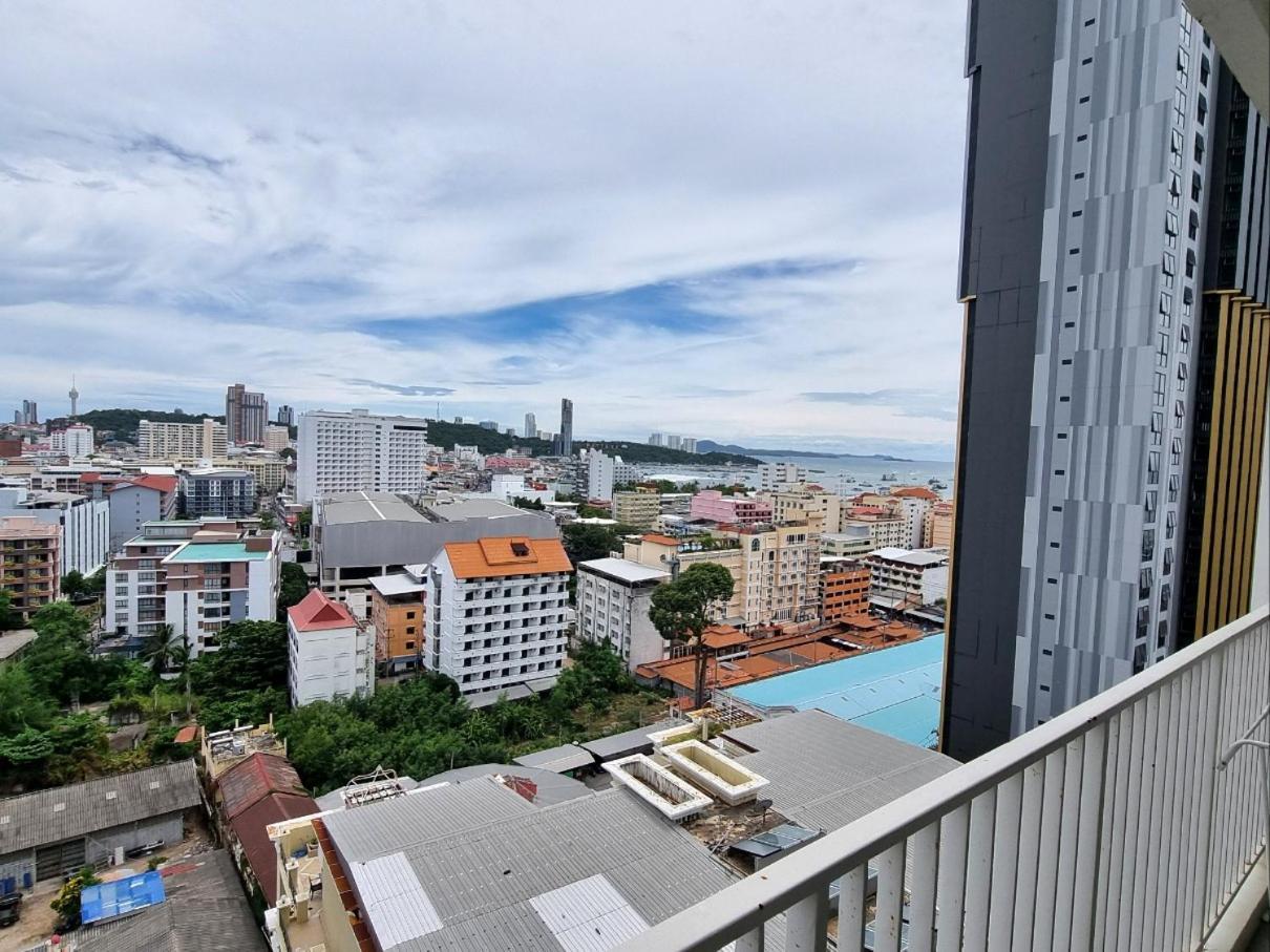 The Base Condo Center Of Pattaya Rooftop Swimming Pool Exterior photo