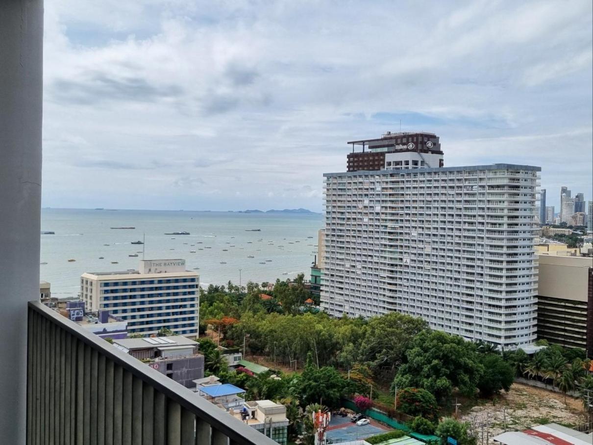 The Base Condo Center Of Pattaya Rooftop Swimming Pool Exterior photo